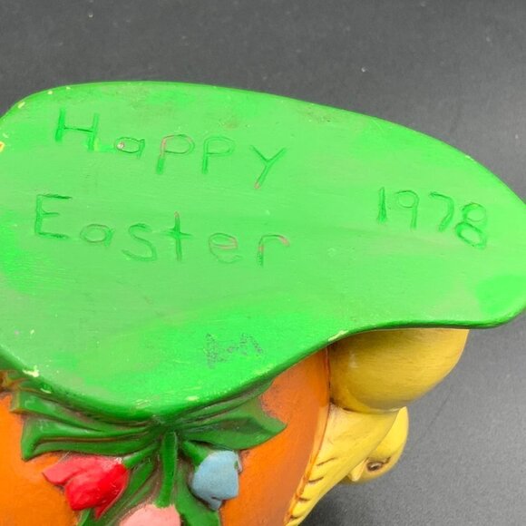 1978 Ceramic Porcelain Spring Easter Chick Holding Egg Planter Glazed 4.5” - Picture 9 of 9